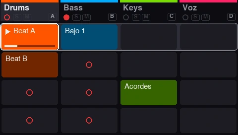 Clips: Los pads son la vista Session: lanzas, grabas y paras clips con los colores de Live.